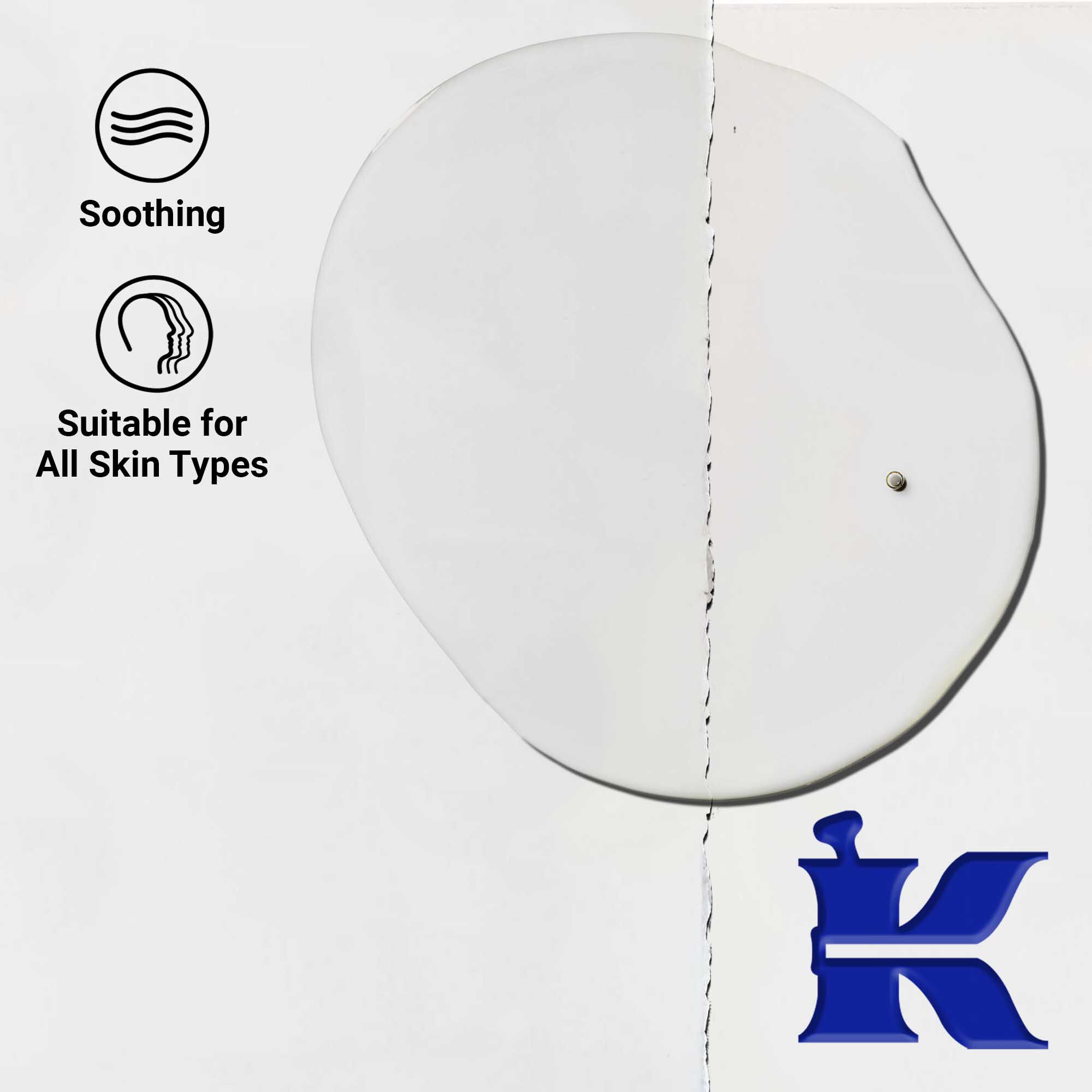 Detail textury pleťoveho oleja Midnight Recovery Concentrate. Text zdorazňuje jeho schopnosť vyhladzovať a upokojovať a jeho vhodnosť pre všetky typy pleti.