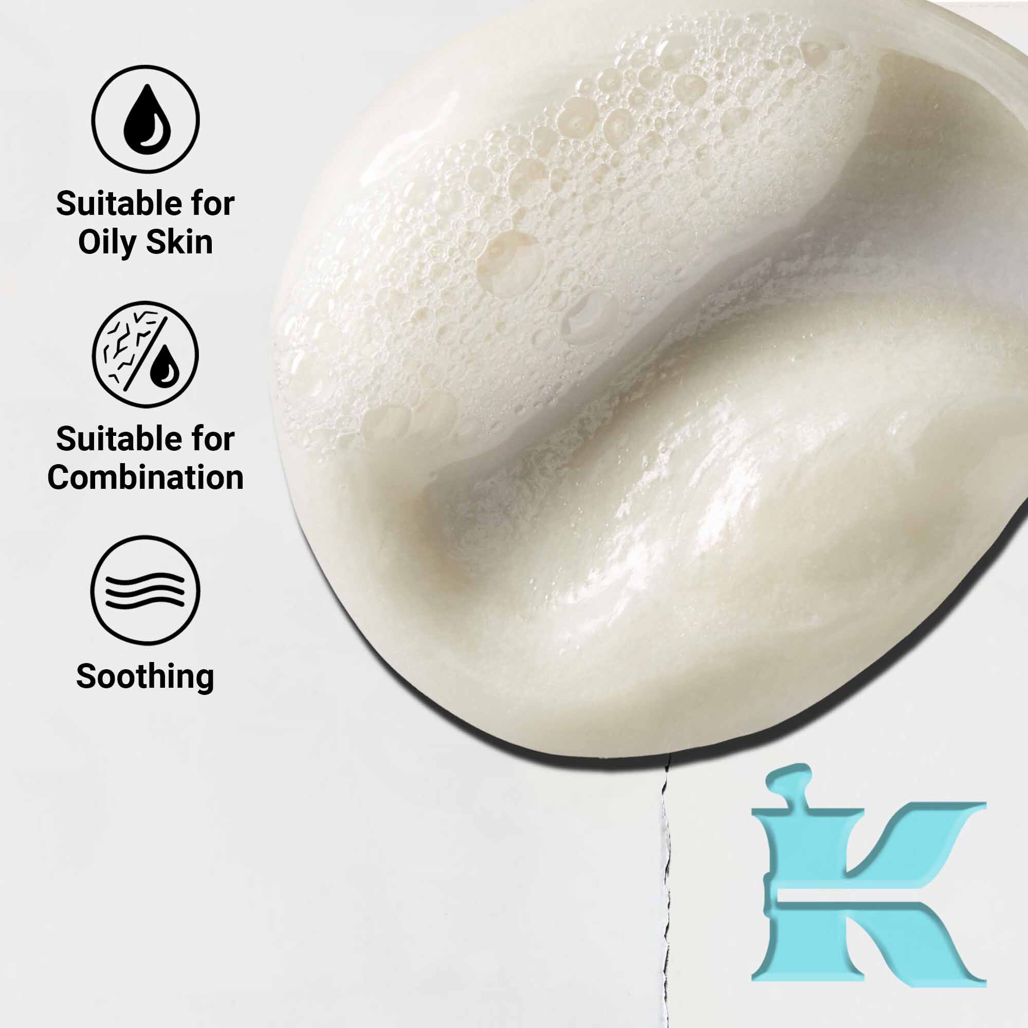 Detail textury Ultra Facial Oil-Free Cleanser ukazujuci ľahke, kremove zloženie. Text zdorazňuje upokojujuce učinky a vhodnosť pre mastnu a zmiešanu pleť.