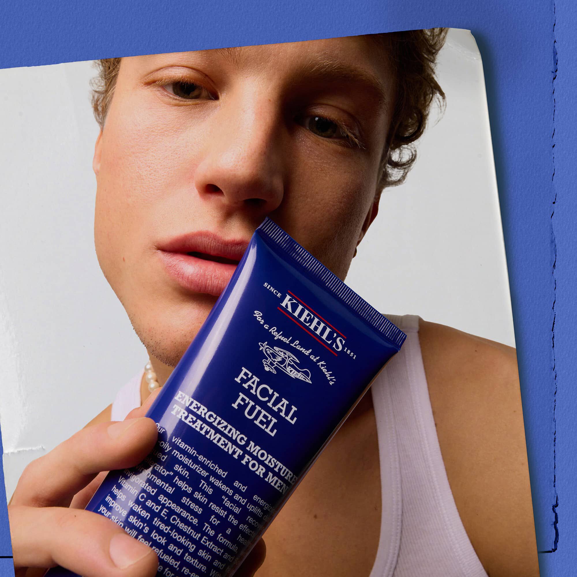 Model držiaci energizujucu hydratačnu pleťovu starostlivosť pre mužov Kiehl's Facial Fuel
