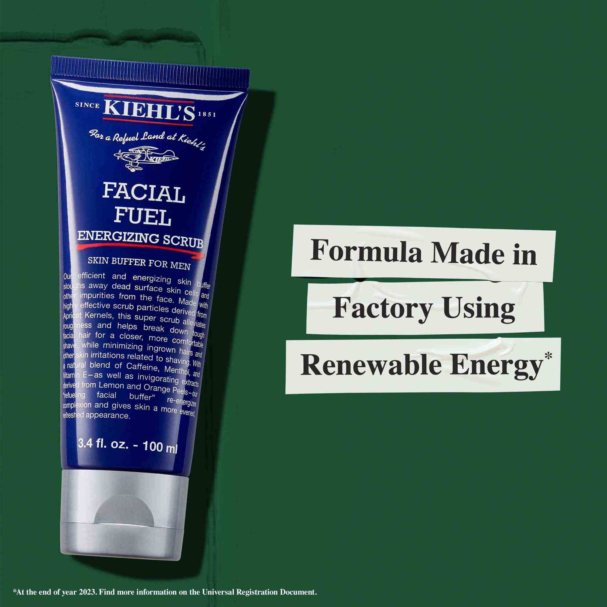 Tuba Facial Fuel Energizing Scrub s textom zdorazňujucim udržateľnosť: „Zloženie vyrobene v tovarni využivajucej obnoviteľnu energiu.“